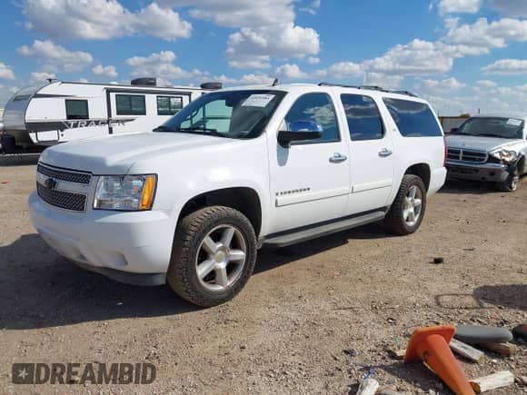 2008 Chevrolet Suburban LTZ z VIN 1GNFK16318R127690, wystawiony jako IAAI lot #43424584 z przebiegiem 278 244 mil mil oraz . Historia ofert i sprzedaży dostępna na DreamBid. Obrazek 16.