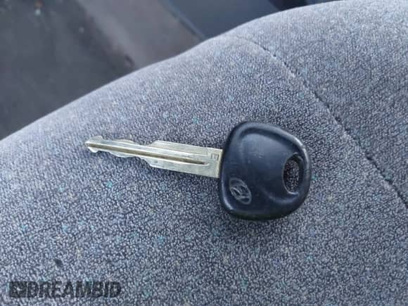 2003 Hyundai Santa Fe GLS с VIN KM8SC73D73U518784, выставлен на аукционе IAAI как лот 41348907 с пробегом 127 980 миль миль и . История ставок и продаж доступна на DreamBid. Изображение 11.