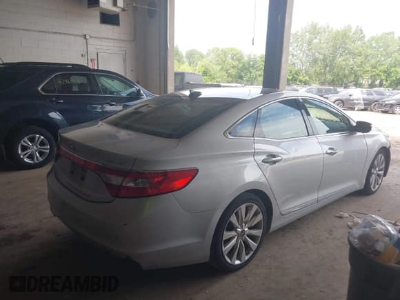 ✅ 2016 Hyundai Azera Limited • VIN: KMHFH4JGXGA508661 • Lot: 42522492. Wystawiony na IAAI z przebiegiem 188 700 mil. Bezpłatny archiwum sprzedaży aukcyjnych z USA i szczegółowy raport historii pojazdu na DreamBid. Zdjęcie 4.