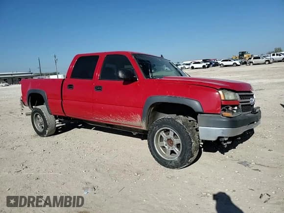 ✅ 2006 Chevrolet Silverado 2500HD LT1 • VIN: 1GCHC23D66F271008 • Lot: 86060564. Wystawiony na Copart z przebiegiem Nie podano. Bezpłatny archiwum sprzedaży aukcyjnych z USA i szczegółowy raport historii pojazdu na DreamBid. Zdjęcie 11.