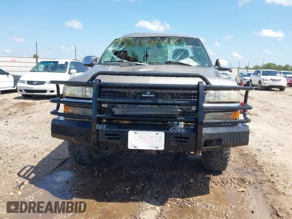 ✅ 2000 Chevrolet Silverado 1500 • VIN: 1GCEK14V1YZ188594 • Lot: 41825317. Listed on IAAI with 242,157 mi. Free auction sales archive from the USA and detailed vehicle history report at DreamBid. Image 12.