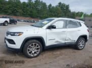 ✅ 2022 Jeep Compass Latitude Lux • VIN: 3C4NJDFB7NT181093 • Lot: 42359152. Wystawiony na IAAI z przebiegiem 20 264 mil. Bezpłatny archiwum sprzedaży aukcyjnych z USA i szczegółowy raport historii pojazdu na DreamBid. Zdjęcie 14.