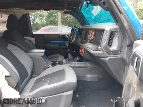 ✅ 2022 Ford Bronco • VIN: 1FMDE5AH5NLB03078 • Lot: 42912813. Listed on IAAI with 52,910 mi. Free auction sales archive from the USA and detailed vehicle history report at DreamBid. Image 5.