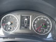 ✅ 2017 Volkswagen Tiguan S • VIN: WVGBV7AX7HK000183 • Lot: 43803104. Wystawiony na IAAI z przebiegiem 94 265 mil. Bezpłatny archiwum sprzedaży aukcyjnych z USA i szczegółowy raport historii pojazdu na DreamBid. Zdjęcie 7.