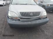 ✅ 2002 Lexus RX 300 • VIN: JTJHF10UX20263087 • Lot: 43739716. Wystawiony na IAAI z przebiegiem 278 771 mil. Bezpłatny archiwum sprzedaży aukcyjnych z USA i szczegółowy raport historii pojazdu na DreamBid. Zdjęcie 6.