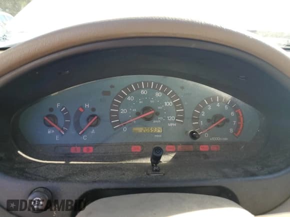 ✅ 2002 Mitsubishi Galant ES • VIN: 4A3AA46G12E126612 • Лот: 81788784. Опубликован ранее на Copart с пробегом 206 934 миль. Бесплатный доступ к архиву аукционных продаж из США и подробный отчёт об истории автомобиля на DreamBid. Изображение 9.