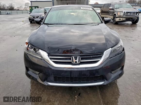 ✅ 2015 Honda Accord Sport • VIN: 1HGCR2F59FA065824 • Лот: 92999235. Опубликован ранее на Copart с пробегом 125 555 миль. Бесплатный доступ к архиву аукционных продаж из США и подробный отчёт об истории автомобиля на DreamBid. Изображение 5.