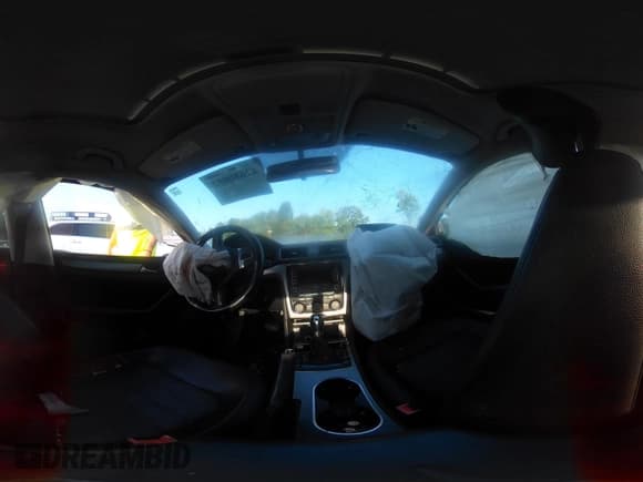 ✅ 2015 Volkswagen Passat SE • VIN: 1VWBT7A36FC046132 • Lot: 42680052. Listed on IAAI with 93,839 mi. Free auction sales archive from the USA and detailed vehicle history report at DreamBid. Image 17.