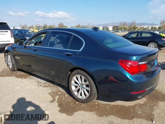 ✅ 2013 BMW 7 Series 740Li • VIN: WBAYE4C53DD137108 • Lot: 43849392. Wystawiony na IAAI z przebiegiem 138 474 mil. Bezpłatny archiwum sprzedaży aukcyjnych z USA i szczegółowy raport historii pojazdu na DreamBid. Zdjęcie 3.