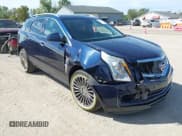 ✅ 2010 Cadillac SRX Performance Collection • VIN: 3GYFNBEY2AS535955 • Lot: 43193672. Wystawiony na IAAI z przebiegiem 190 287 mil. Bezpłatny archiwum sprzedaży aukcyjnych z USA i szczegółowy raport historii pojazdu na DreamBid. Zdjęcie 1.