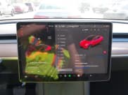 ✅ 2024 Tesla Model Y Long Range • VIN: 7SAYGDEE9RF199805 • Lot: 42018221. Wystawiony na IAAI z przebiegiem 7 359 mil. Bezpłatny archiwum sprzedaży aukcyjnych z USA i szczegółowy raport historii pojazdu na DreamBid. Zdjęcie 19.