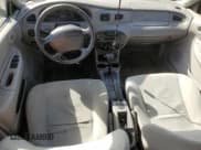 ✅ 2002 Ford Escort Fleet Standard • VIN: 3FAFP13P62R137425 • Lot: 72697334. Wystawiony na Copart z przebiegiem 137 921 mil. Bezpłatny archiwum sprzedaży aukcyjnych z USA i szczegółowy raport historii pojazdu na DreamBid. Zdjęcie 8.