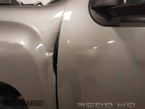 2007 Chevrolet Silverado 2500HD LTZ z VIN 1GCHK29617E595261, wystawiony jako IAAI lot #42846735 z przebiegiem 257 925 mil mil oraz . Historia ofert i sprzedaży dostępna na DreamBid. Obrazek 12.