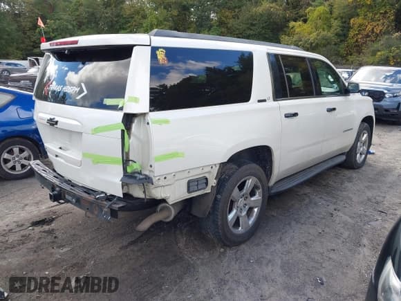 ✅ 2015 Chevrolet Suburban LT • VIN: 1GNSKJKC2FR230098 • Lot: 43317465. Wystawiony na IAAI z przebiegiem 166 412 mil. Bezpłatny archiwum sprzedaży aukcyjnych z USA i szczegółowy raport historii pojazdu na DreamBid. Zdjęcie 4.