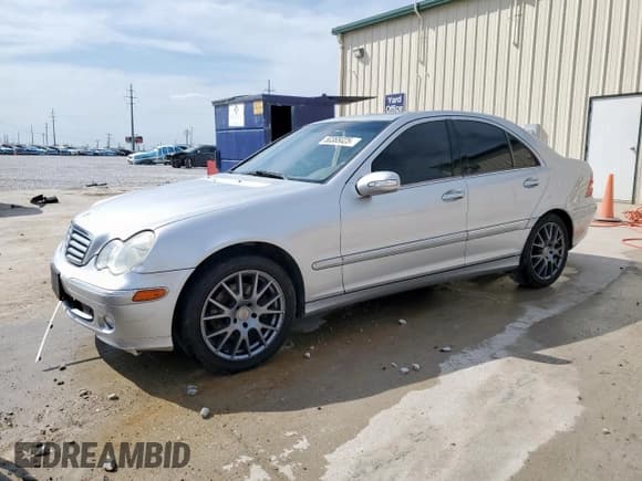✅ 2005 Mercedes-Benz C 320 • VIN: WDBRF64J95F589080 • Lot: 50365025. Wystawiony na Copart z przebiegiem 155 652 mil. Bezpłatny archiwum sprzedaży aukcyjnych z USA i szczegółowy raport historii pojazdu na DreamBid. Zdjęcie 1.