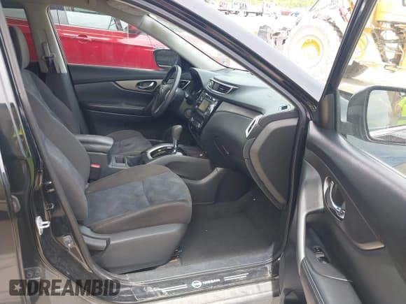 ✅ 2015 Nissan Rogue S • VIN: KNMAT2MV6FP583476 • Lot: 43128700. Wystawiony na IAAI z przebiegiem 130 380 mil. Bezpłatny archiwum sprzedaży aukcyjnych z USA i szczegółowy raport historii pojazdu na DreamBid. Zdjęcie 5.