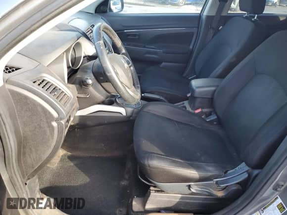 2014 Mitsubishi Outlander ES с VIN 4A4AR3AU9EE023275, выставлен на аукционе Copart как лот 87251365 с пробегом 131 481 миль миль и Списание • Salvage title. История ставок и продаж доступна на DreamBid. Изображение 7.