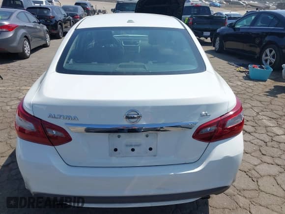 ✅ 2018 Nissan Altima SR • VIN: 1N4AL3AP0JC183222 • Лот: 42945577. Опубликован ранее на IAAI с пробегом 115 123 миль. Бесплатный доступ к архиву аукционных продаж из США и подробный отчёт об истории автомобиля на DreamBid. Изображение 16.