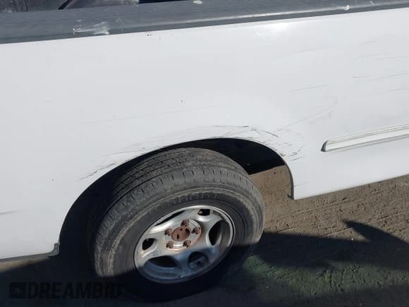 ✅ 1998 Ford F-150 • VIN: 2FTZX1764WCA42109 • Lot: 43409593. Listed on IAAI with 249,476 mi. Free auction sales archive from the USA and detailed vehicle history report at DreamBid. Image 6.