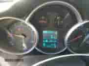 2016 Chevrolet Cruze LT z VIN 1G1PE5SB6G7107611, wystawiony jako Copart lot #63794892 z przebiegiem 115 070 mil mil oraz . Historia ofert i sprzedaży dostępna na DreamBid. Obrazek 8.