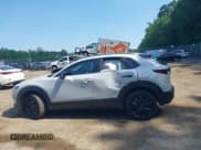 ✅ 2024 Mazda CX-30 S Select Sport • VIN: 3MVDMBBM0RM717878 • Lot: 42573438. Wystawiony na IAAI z przebiegiem 13 461 mil. Bezpłatny archiwum sprzedaży aukcyjnych z USA i szczegółowy raport historii pojazdu na DreamBid. Zdjęcie 14.