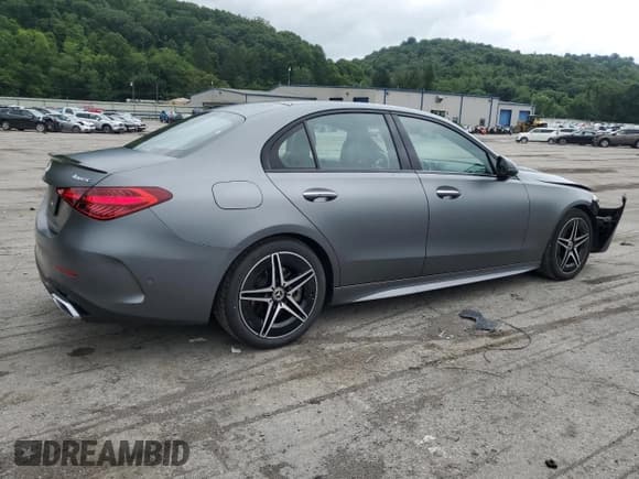 ✅ 2022 Mercedes-Benz C 300 • VIN: W1KAF4HBXNR019809 • Lot: 61682924. Wystawiony na Copart z przebiegiem 26 637 mil. Bezpłatny archiwum sprzedaży aukcyjnych z USA i szczegółowy raport historii pojazdu na DreamBid. Zdjęcie 3.