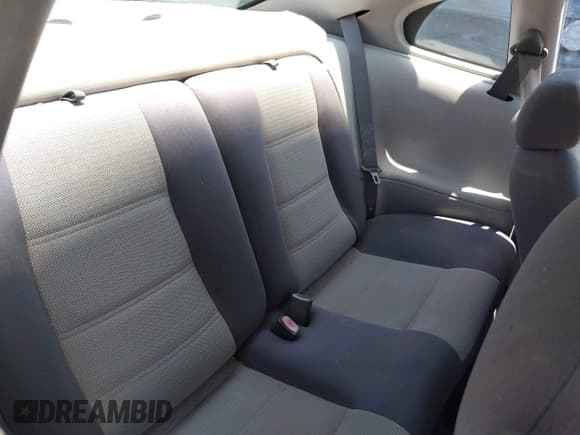 ✅ 2001 Ford Mustang Standard • VIN: 1FAFP404X1F217978 • Lot: 42569548. Wystawiony na IAAI z przebiegiem 199 730 mil. Bezpłatny archiwum sprzedaży aukcyjnych z USA i szczegółowy raport historii pojazdu na DreamBid. Zdjęcie 8.