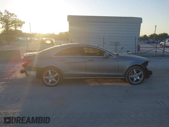 ✅ 2013 Mercedes-Benz CLS 550 • VIN: WDDLJ7DB7DA072530 • Lot: 42065879. Wystawiony na IAAI z przebiegiem 123 254 mil. Bezpłatny archiwum sprzedaży aukcyjnych z USA i szczegółowy raport historii pojazdu na DreamBid. Zdjęcie 13.