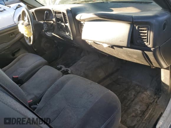 ✅ 2007 Chevrolet Silverado 2500HD Work Truck • VIN: 1GCHC24UX7E183097 • Лот: 87090165. Опубликован ранее на Copart с пробегом 200 699 миль. Бесплатный доступ к архиву аукционных продаж из США и подробный отчёт об истории автомобиля на DreamBid. Изображение 8.