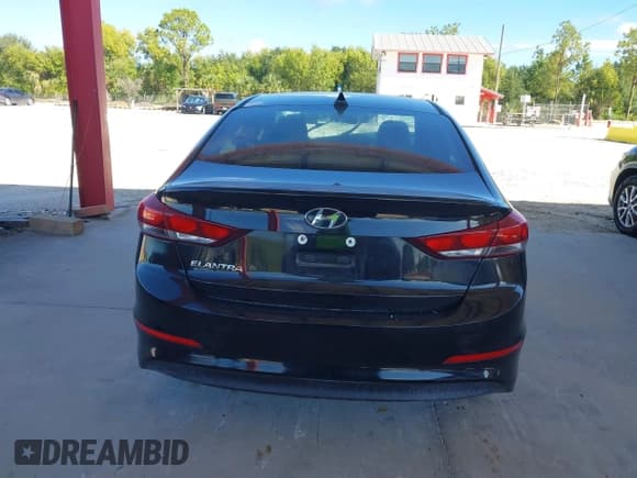 ✅ 2018 Hyundai Elantra Limited • VIN: 5NPD84LF2JH367908 • Lot: 43303301. Listed on IAAI with 70,186 mi. Free auction sales archive from the USA and detailed vehicle history report at DreamBid. Image 17.