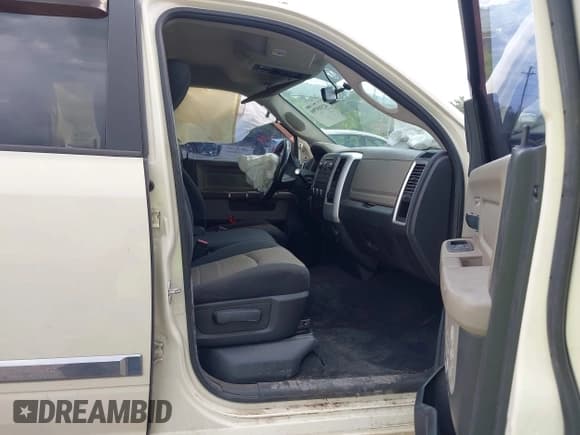 ✅ 2010 Dodge 1500 ST • VIN: 1D7RV1GT7AS234176 • Lot: 42589799. Wystawiony na IAAI z przebiegiem 118 000 mil. Bezpłatny archiwum sprzedaży aukcyjnych z USA i szczegółowy raport historii pojazdu na DreamBid. Zdjęcie 5.