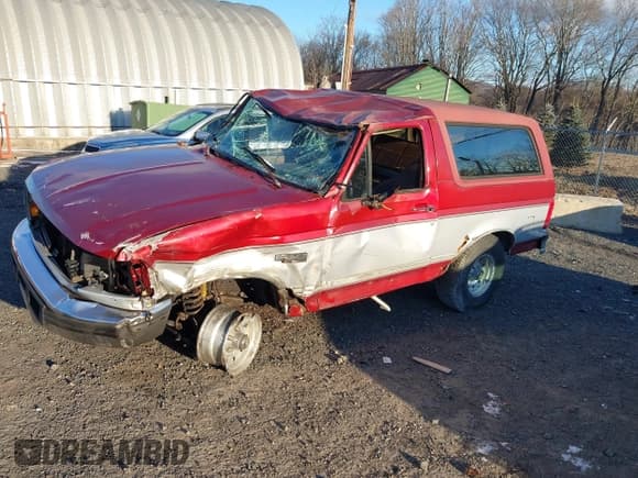 ✅ 1996 Ford Bronco XL • VIN: 1FMEU15N8TLA78223 • Lot: 41282315. Listed on IAAI with 212,299 mi. Free auction sales archive from the USA and detailed vehicle history report at DreamBid. Image 17.