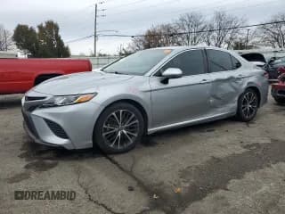 ✅ 2020 Toyota Camry SE • VIN: 4T1G11AK0LU310756 • Lot: 91978255. Wystawiony na Copart z przebiegiem 74 076 mil. Bezpłatny archiwum sprzedaży aukcyjnych z USA i szczegółowy raport historii pojazdu na DreamBid. Zdjęcie 1.