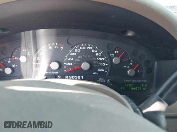 ✅ 2005 Ford Explorer Limited • VIN: 1FMDU75W15UA41227 • Lot: 42654773. Wystawiony na IAAI z przebiegiem 166 507 mil. Bezpłatny archiwum sprzedaży aukcyjnych z USA i szczegółowy raport historii pojazdu na DreamBid. Zdjęcie 7.