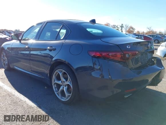 ✅ 2019 Alfa Romeo Giulia Ti Sport • VIN: ZARFANBN5K7603698 • Лот: 43600712. Опубликован ранее на IAAI с пробегом 65 912 миль. Бесплатный доступ к архиву аукционных продаж из США и подробный отчёт об истории автомобиля на DreamBid. Изображение 3.