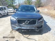 ✅ 2018 Volvo XC90 Momentum • VIN: YV4102PK7J1351715 • Lot: 41901889. Wystawiony na IAAI z przebiegiem 97 513 mil. Bezpłatny archiwum sprzedaży aukcyjnych z USA i szczegółowy raport historii pojazdu na DreamBid. Zdjęcie 12.