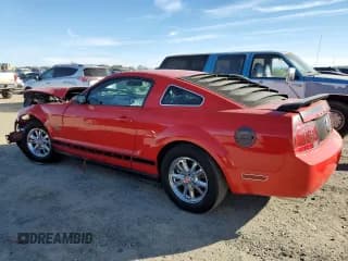 ✅ 2006 Ford Mustang Standard • VIN: 1ZVHT80N065176172 • Lot: 90965375. Wystawiony na Copart z przebiegiem Nie podano. Bezpłatny archiwum sprzedaży aukcyjnych z USA i szczegółowy raport historii pojazdu na DreamBid. Zdjęcie 2.