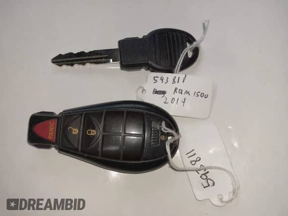 2019 Ram 1500 Big Horn z VIN 1C6RR6TT1KS593811, wystawiony jako IAAI lot #42006658 z przebiegiem 169 121 mil mil oraz . Historia ofert i sprzedaży dostępna na DreamBid. Obrazek 11.