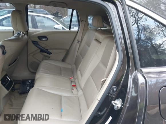 ✅ 2017 Acura RDX Technology • VIN: 5J8TB4H51HL005900 • Lot: 43666142. Listed on IAAI with 121,927 mi. Free auction sales archive from the USA and detailed vehicle history report at DreamBid. Image 8.