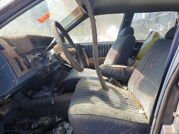 ✅ 1988 Chevrolet Celebrity • VIN: 1G1AW51W8J6159794 • Лот: 47321315. Опубликован ранее на Copart с пробегом 181 956 миль. Бесплатный доступ к архиву аукционных продаж из США и подробный отчёт об истории автомобиля на DreamBid. Изображение 7.