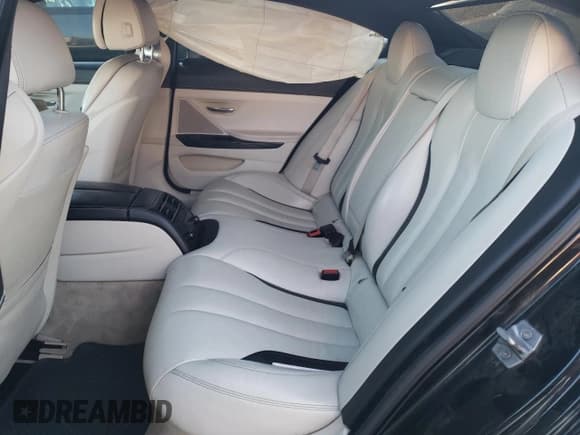 ✅ 2016 BMW 6 Series 640i xDrive • VIN: WBA6D2C5XGGT65673 • Лот: 83293484. Опубликован ранее на Copart с пробегом 106 809 миль. Бесплатный доступ к архиву аукционных продаж из США и подробный отчёт об истории автомобиля на DreamBid. Изображение 10.