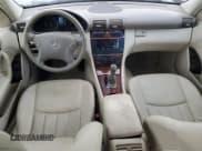 ✅ 2005 Mercedes-Benz C 240 • VIN: WDBRF81J65F667041 • Лот: 82450355. Опубликован ранее на Copart с пробегом 145 521 миль. Бесплатный доступ к архиву аукционных продаж из США и подробный отчёт об истории автомобиля на DreamBid. Изображение 8.