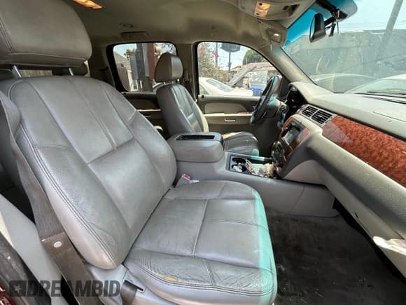 ✅ 2008 Chevrolet Suburban 3LT • VIN: 3GNFC16J98G147200 • Lot: 62791745. Listed on Copart with 201,953 mi. Free auction sales archive from the USA and detailed vehicle history report at DreamBid. Image 5.