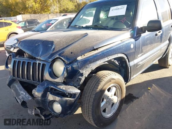 ✅ 2004 Jeep Liberty Limited • VIN: 1J4GL58K34W208508 • Lot: 43588157. Wystawiony na IAAI z przebiegiem 140 650 mil. Bezpłatny archiwum sprzedaży aukcyjnych z USA i szczegółowy raport historii pojazdu na DreamBid. Zdjęcie 6.