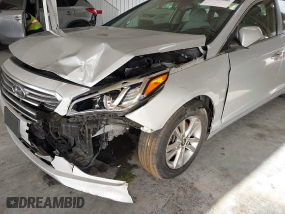 ✅ 2016 Hyundai Sonata SE • VIN: 5NPE24AF9GH355093 • Лот: 43555306. Опубликован ранее на IAAI с пробегом 152 445 миль. Бесплатный доступ к архиву аукционных продаж из США и подробный отчёт об истории автомобиля на DreamBid. Изображение 6.