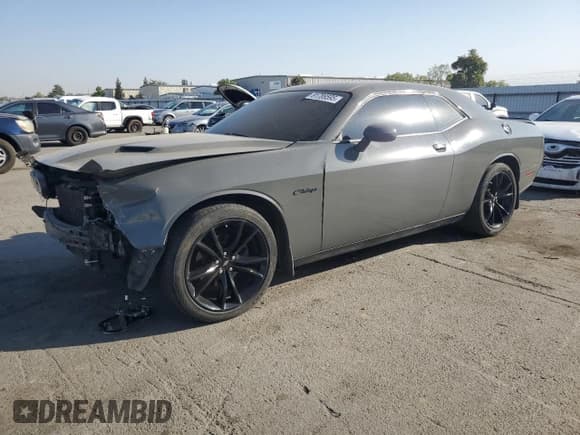 ✅ 2018 Dodge Challenger SXT • VIN: 2C3CDZAG9JH155102 • Лот: 81789595. Опубликован ранее на Copart с пробегом 105 554 миль. Бесплатный доступ к архиву аукционных продаж из США и подробный отчёт об истории автомобиля на DreamBid. Изображение 1.