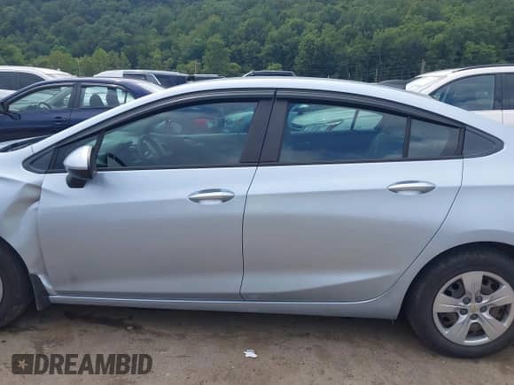 2017 Chevrolet Cruze LS с VIN 1G1BB5SMXH7190658, выставлен на аукционе IAAI как лот 42989297 с пробегом 123 494 миль миль и . История ставок и продаж доступна на DreamBid. Изображение 14.