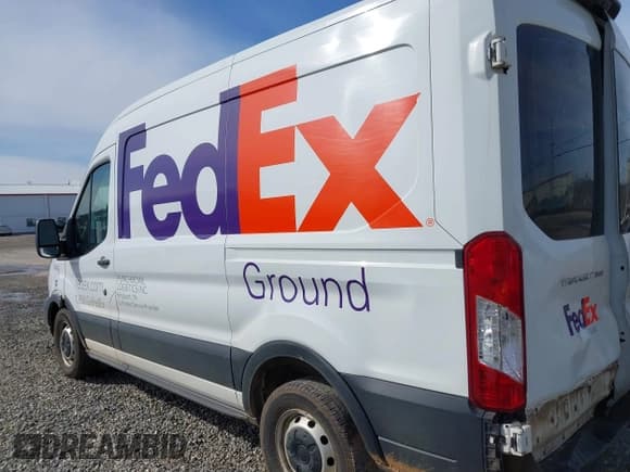 ✅ 2019 Ford Transit • VIN: 1FTYR1CM2KKB45352 • Лот: 41598578. Опубликован ранее на IAAI с пробегом 170 616 миль. Бесплатный доступ к архиву аукционных продаж из США и подробный отчёт об истории автомобиля на DreamBid. Изображение 3.