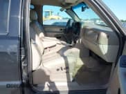 ✅ 2003 Chevrolet Suburban Z71 • VIN: 3GNFK16Z73G327275 • Lot: 42271570. Wystawiony na IAAI z przebiegiem 290 385 mil. Bezpłatny archiwum sprzedaży aukcyjnych z USA i szczegółowy raport historii pojazdu na DreamBid. Zdjęcie 5.