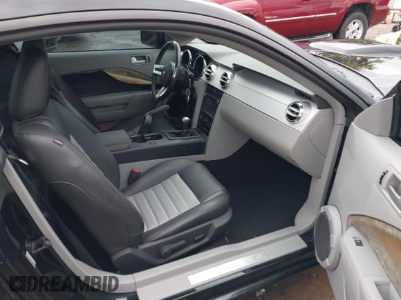 ✅ 2008 Ford Mustang GT Deluxe • VIN: 1ZVHT82H285110474 • Lot: 43510845. Listed on IAAI with 94,782 mi. Free auction sales archive from the USA and detailed vehicle history report at DreamBid. Image 5.